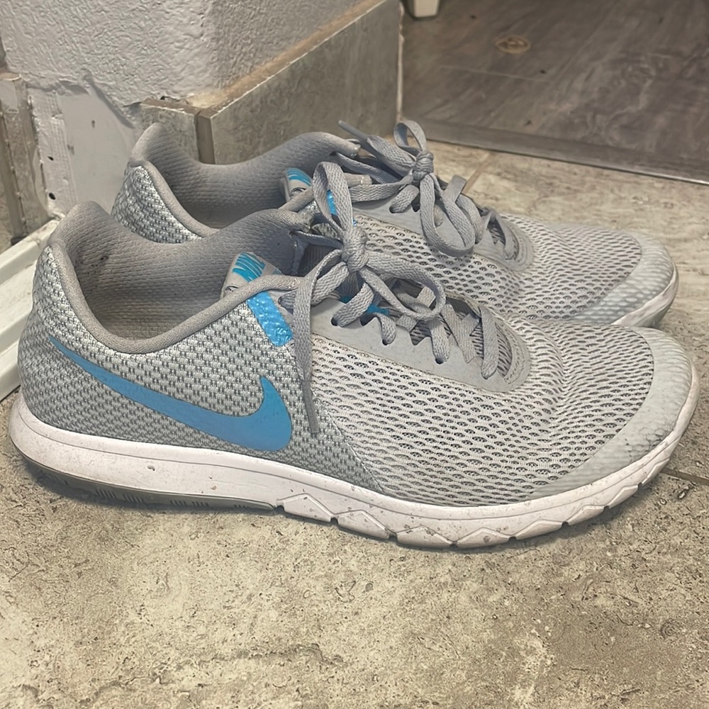 Women’s Nike size 10